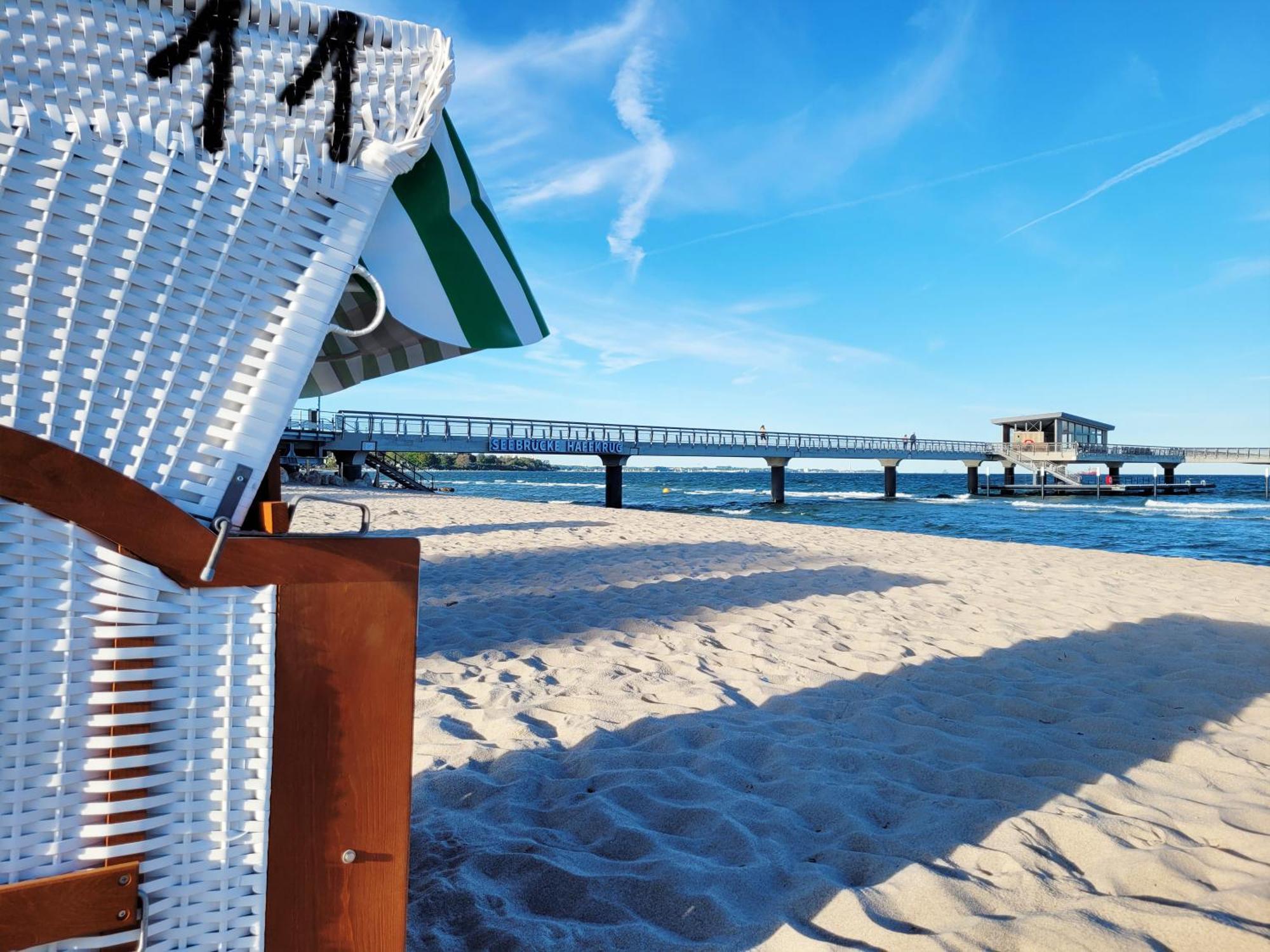 Strandnahe Ferienwohnung - Sehr Modern Und Hochwertig Eingerichtet, Inklusive Parkplatz, Gartenzugang Und Fahrradunterstellmoeglichkeit Scharbeutz Exterior foto
